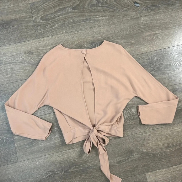 Aritzia Wilfred Women’s Loan Blouse Tie up Open Back Satin Crepe Roebuck XXS - Picture 11 of 12